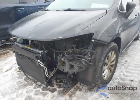 2017 Chrysler Pacifica Touring-L z USA, uszkodzony, nr VIN 2C4RC1BG9HR524022